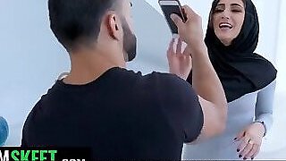 gorgeous arabic slut and hijab jezebeth gets hit with s