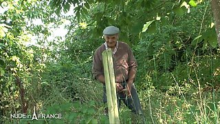 Invites Himself for a Good Threesome Fuck Outdoors