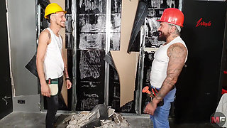 Bareback on the Building Site as Two Tatooed Workers Get It off