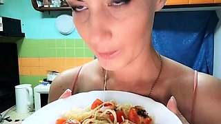 JuliaCrown - Cook disgust food pasta for slave