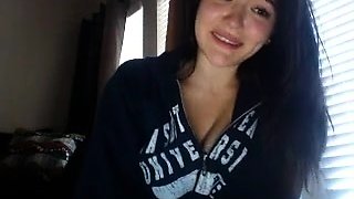 Cute amateur webcam teen girl toying pussy on webcam