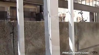 Girls Splash About Town - PissJapanTV
