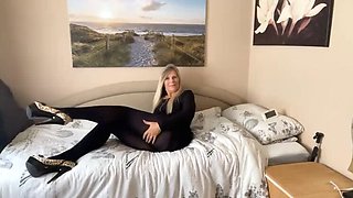 German MILF SweetSusi Dirty Talk in Nylon and Heels