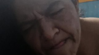 Efigenia pidiendo leche