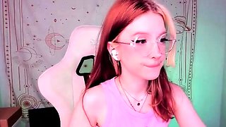 Amateur Webcam Teen Masturbates And Teases