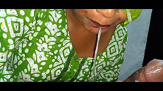 Close-up Desi Blowjob & Cumshot in Mouth Indian