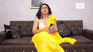 Indian curvy MILF hot foot fetish video