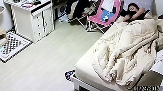 Cute amateur teen babe toying her tight ass in bed on cam