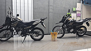 NAUGHTY MARRIED WOMAN WORKING IN CAR WASH TOTALLY NAKED TO ATTRACT MORE CUSTOMERS