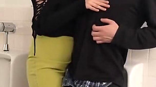 Meeting a Bold Beauty at a Legal Night Bar -ep3