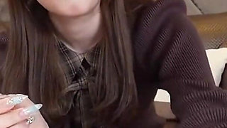 No.1 Woman You Fd Want Beside You Slender Lady Smiles and Makes a Stunning Debut Worldwide Angle1