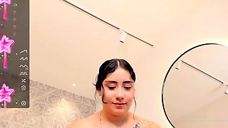 Omege japanese girl with big boobs on cams