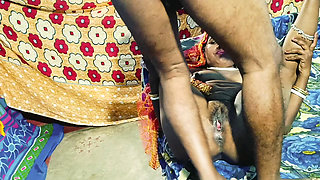 Bhabhi ne deor ke bara ko first night por khub chusa or mal nikal diya