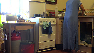 Turkish Muslim Wife Is Shocked When She Gets Suprise Cumshot From Perverted Husband