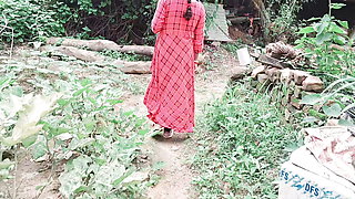 Best Indian Bangali Village bhabhi fucking outdoor forest by devar