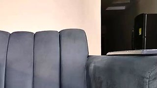 Brunette Tranny jerking in hard dick in solo Webcam