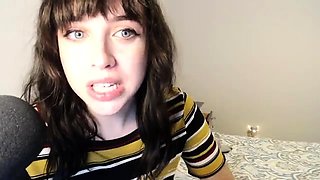 Brunette Solo Webcam Masturbation
