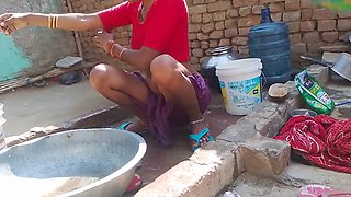 Desi bhabhi Akpk enjoys a refreshing bath and cleans up