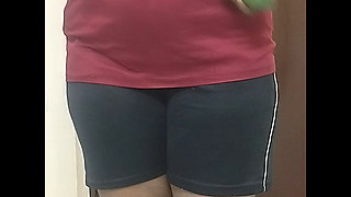 Bhabhi ne apne chut me aaj khira dali hai bahut achhi lagi