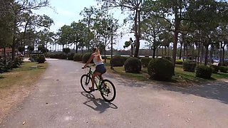Bubble butt Thai girlfriend anal fucking