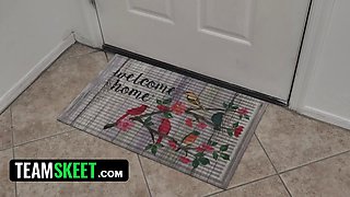 Virgin petite beauty nikole nash does sex - teamskeet