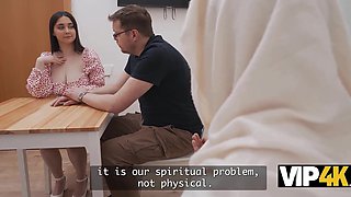 Doctor Finds Out She Has A Huge... Heart Then Fucks Her In Clinic