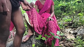 Jungle Mein Apni Biwi Ko Chodte Hue – Desi Bhabhi Ka Romantic Blowjob (Xtremee)