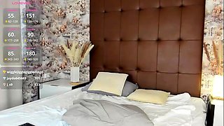 Sexy hottie Anetta Keys enjoys a solo toy masturbation