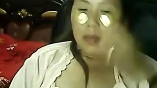Wet Pussy of Lonely Chinese MILF