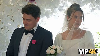 Vip4k. hot bride is having a cruel xxx with a master of ceremonies, guests are dazed
