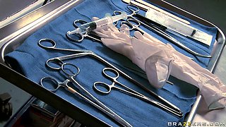 Crazy Slut Fucks Her Doctor With Lexi Belle, Keiran Lee - Brazzers