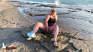 Lena Cox - Squirting Masturbation at the Beach