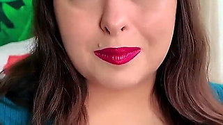 Home Wrecking Red Lips - Your Best Friend Sydney Screams Won't Let You Cheat Even if You're Obsessed with Red Lips