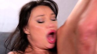 Private com - Monika Fox dresses her salads by squirting