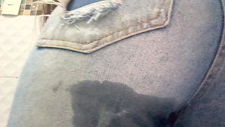 4K Pee Soaked Jeans