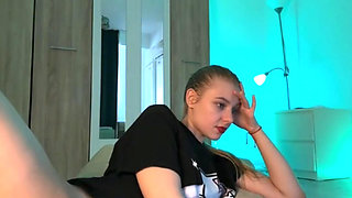 Jucielussie stretching full naked