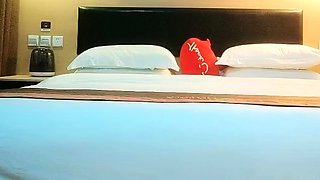 Amateur MILF Flaunting Big Boobs On Cam