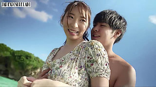 Gravure Idol Behind-the-scenes in Okinawa, a Daring off-camera Moment Captured Discreetly 1st
